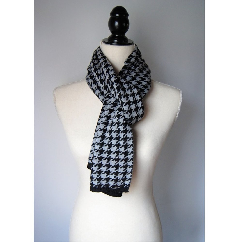 Calvin Klein Houndstooth Print Knit Winter Scarf